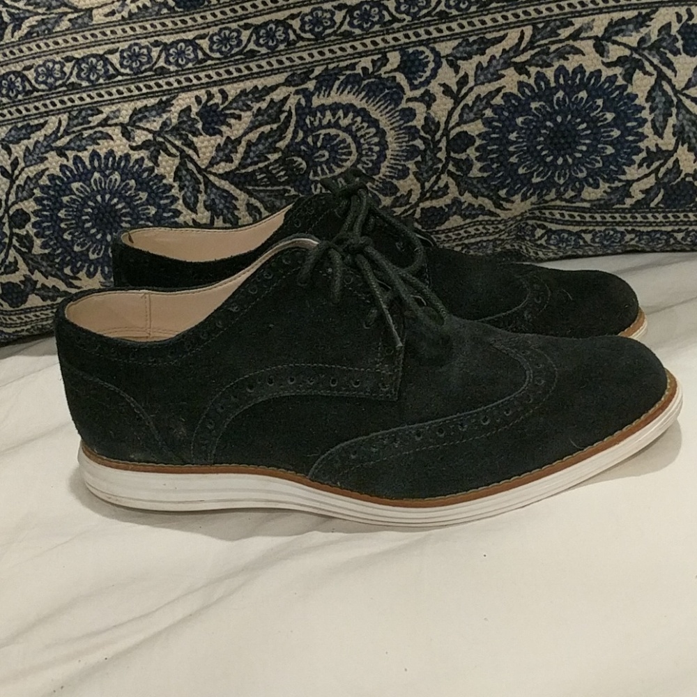 Black suede casual oxfords